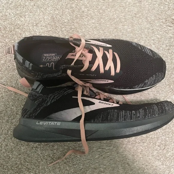 Brooks Levitate 4 Sneakers - Picture 2 of 4